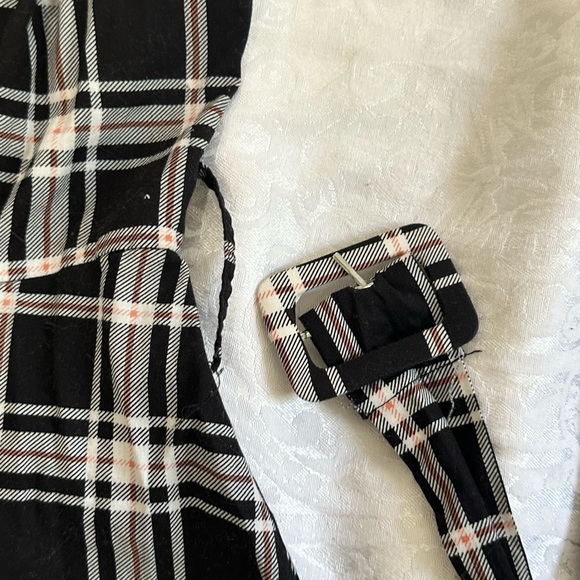 Haute Monde Strapless Dress - Picture 3 of 6